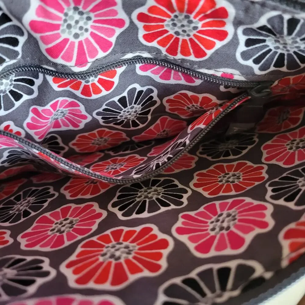 Vera Bradley Woman's Crossbody Purse Small Cheery Blossom Pattern‎
